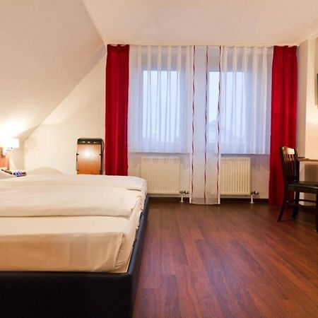 Hotel Domino Stuttgart Exterior foto