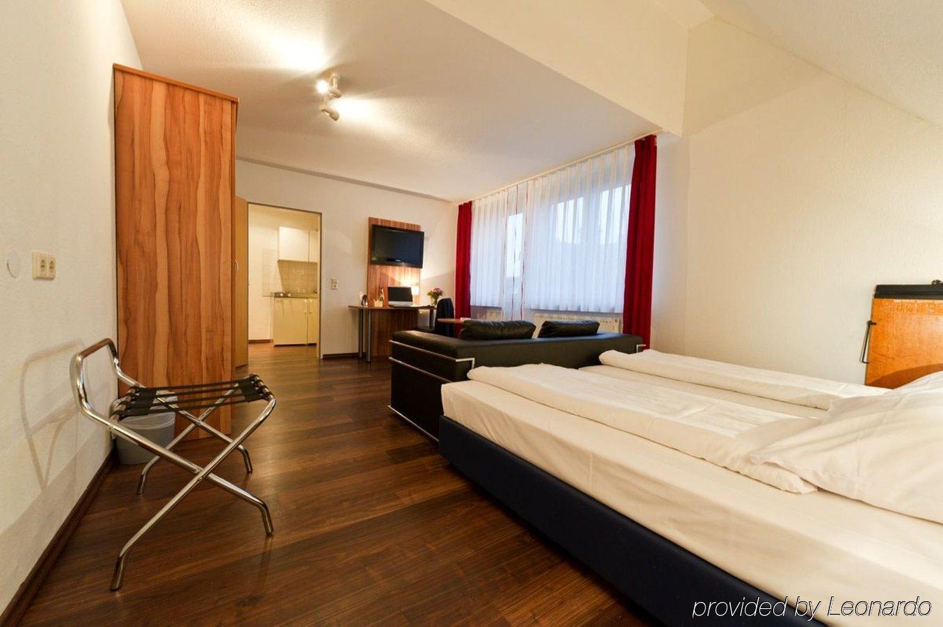 Hotel Domino Stuttgart Exterior foto